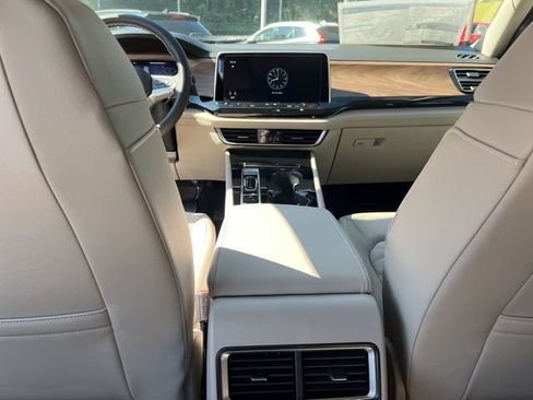 New 2026 Volkswagen Atlas SE image 17