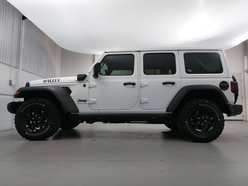 Used 2023 Jeep Wrangler Unlimited w/ Sun & Screen Package image 2