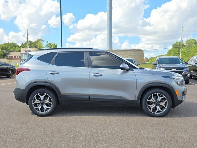 Used 2021 Kia Seltos EX AWD/4WD image 2