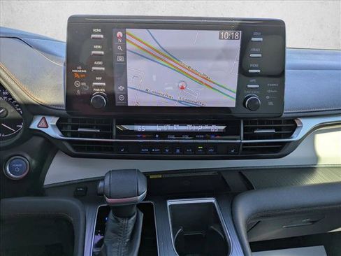 Used 2021 Toyota Sienna XSE image 14