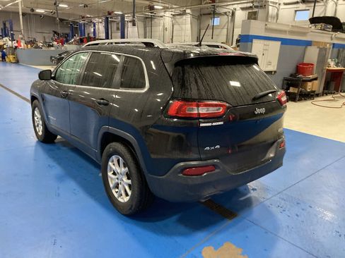 Used 2016 Jeep Cherokee Latitude AWD/4WD image 5