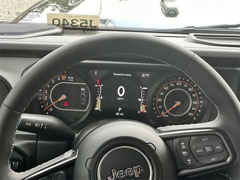 New 2025 Jeep Gladiator Sport image 26