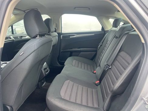 Used 2020 Ford Fusion SE image 16