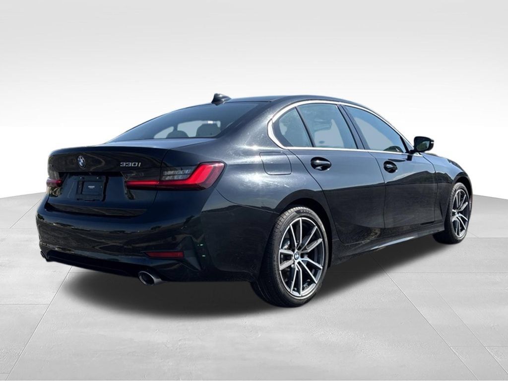 Used 2022 BMW 330i xDrive Sedan AWD/4WD image 6