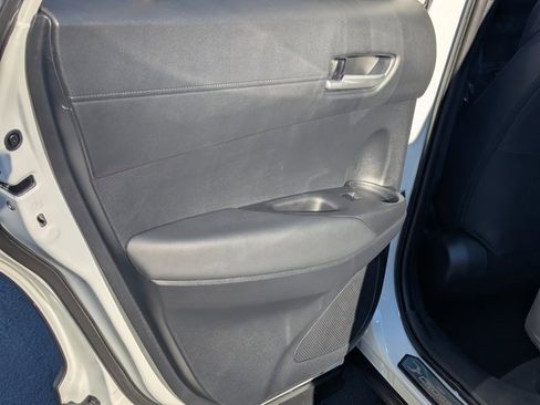 Used 2025 Toyota Corolla Cross XSE w/ Convenience Package image 18