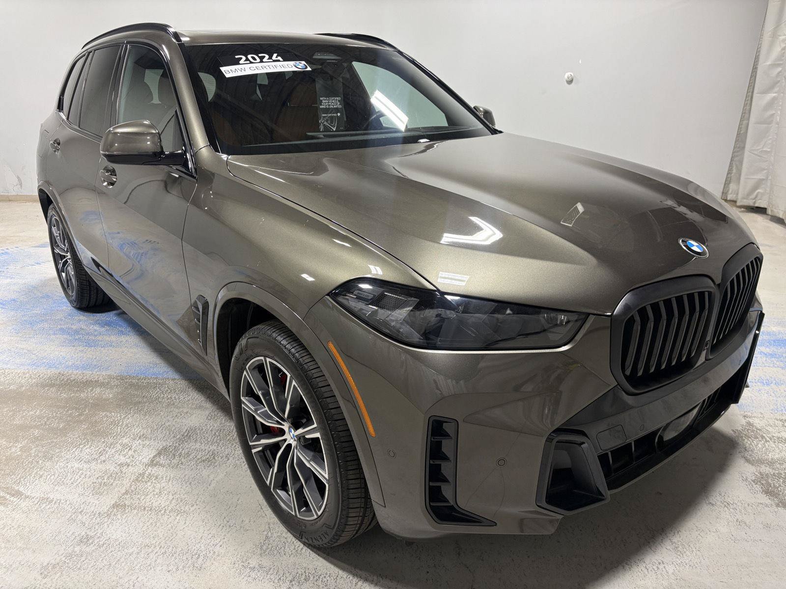Used 2024 BMW X5 xDrive40i w/ M Sport Package AWD/4WD image 15