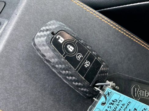 Used 2024 Ford Bronco Badlands image 11