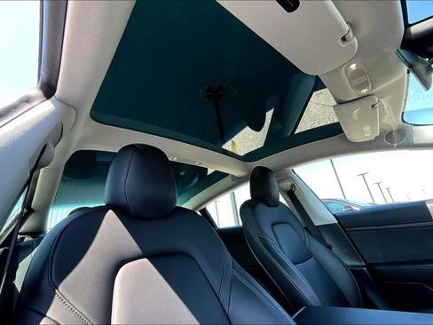 Used 2020 Tesla Model 3 Standard Range Plus RWD image 18