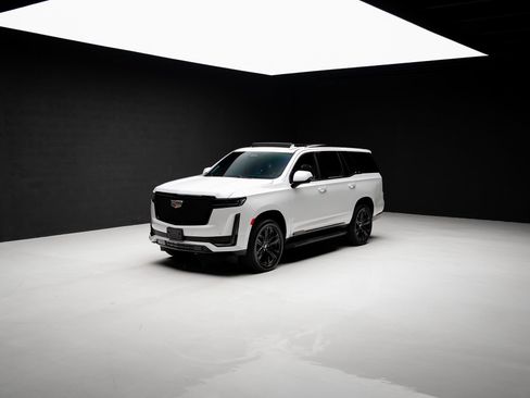 Used 2022 Cadillac Escalade Sport w/ Touring Package AWD/4WD image 83