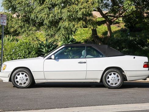 Used 1995 Mercedes-Benz E 320 Convertible image 9