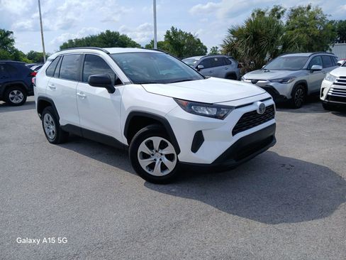 Used 2021 Toyota RAV4 LE FWD image 1