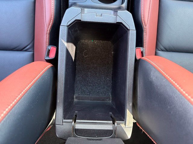 Used 2014 Toyota RAV4 Limited w/ Technology Package AWD/4WD image 28