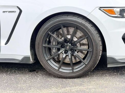 Used 2016 Ford Mustang Shelby GT350 w/ Technology Package RWD image 6
