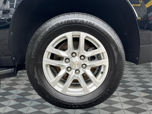Used 2023 Chevrolet Suburban LT AWD/4WD image 23