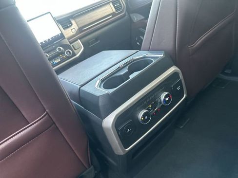 Used 2024 Ford Expedition Limited image 25