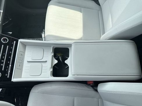 Used 2025 Hyundai Santa Fe SE AWD/4WD image 23