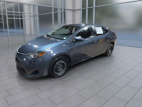 Used 2018 Toyota Corolla LE FWD image 4