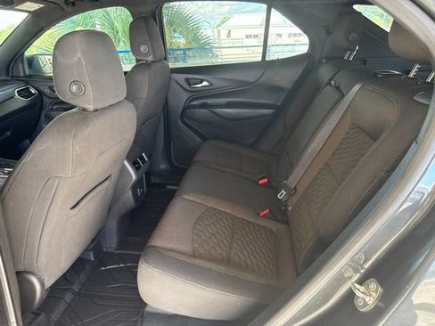 Used 2019 Chevrolet Equinox LT FWD image 3