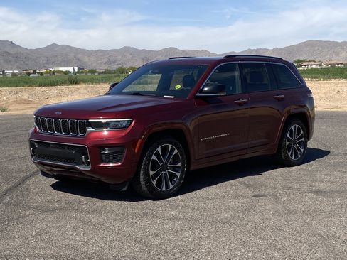 Used 2023 Jeep Grand Cherokee Overland image 7