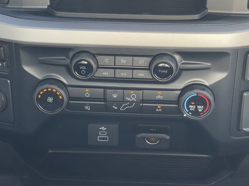 New 2024 Ford F450 XL w/ XL Chrome Package image 13