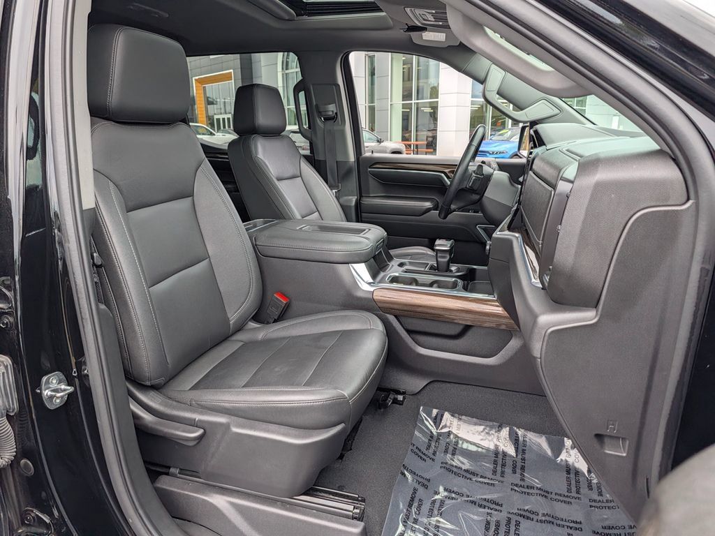 Used 2022 Chevrolet Silverado 1500 LT Trail Boss w/ LT Trail Boss Premium Package AWD/4WD image 25
