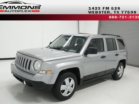 Used 2016 Jeep Patriot Sport image 1
