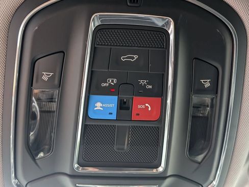 Used 2023 Jeep Grand Cherokee L Limited RWD image 19