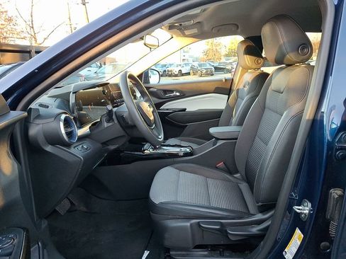 Used 2024 Chevrolet Trax LT image 12