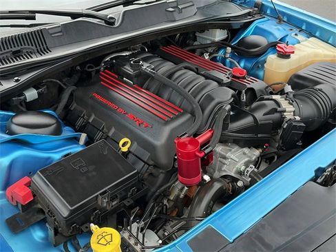 Used 2016 Dodge Challenger R/T Scat Pack w/ Leather Interior Group image 11