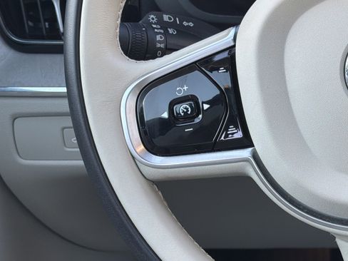 Certified 2023 Volvo XC60 B5 Plus w/ Protection Package Premier image 8