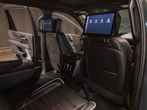 Used 2025 GMC Yukon AT4 Ultimate w/ LPO, Illumination Package AWD/4WD image 27