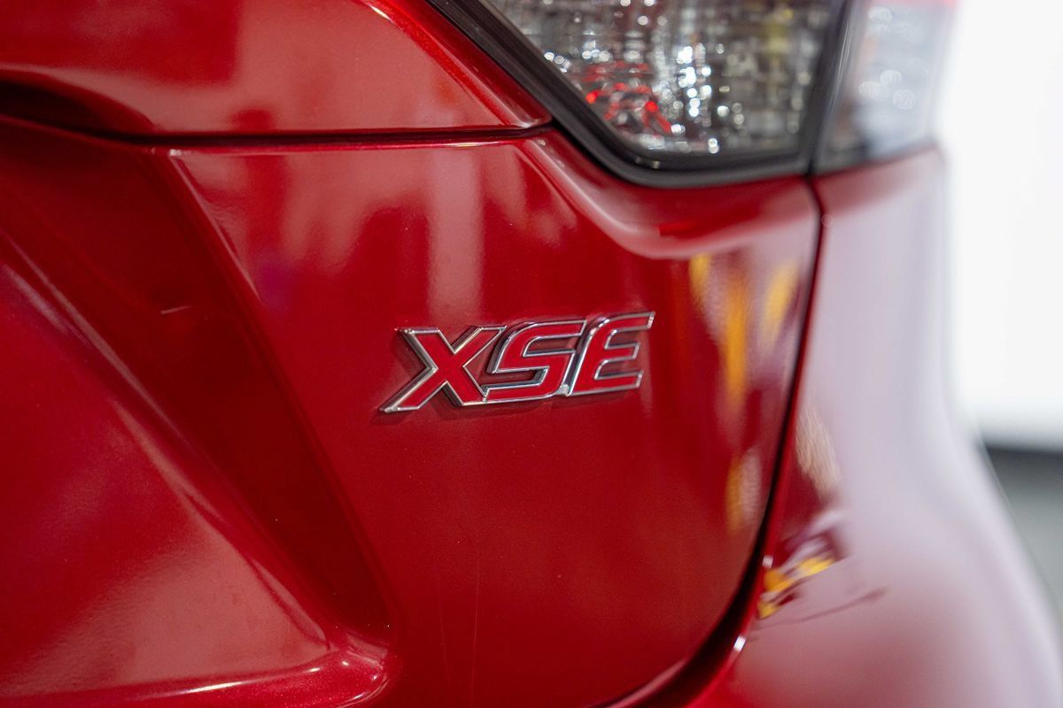 Used 2020 Toyota Corolla XSE FWD image 5