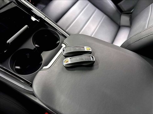 Used 2025 Porsche Panamera 4 AWD/4WD image 37