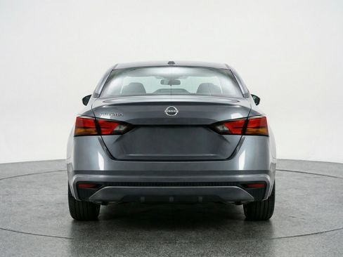 Used 2025 Nissan Altima 2.5 SV image 7