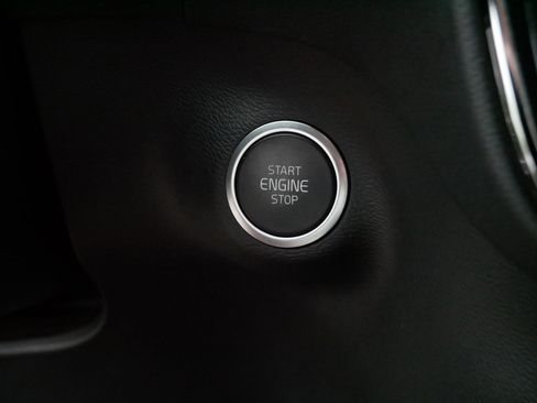 Used 2025 Volvo XC40 B5 Core AWD/4WD image 30