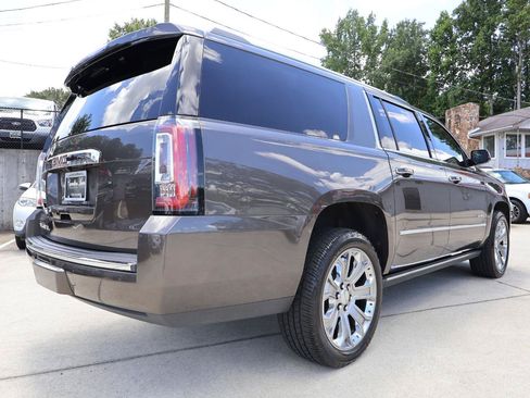 Used 2019 GMC Yukon XL Denali w/ Open Road Package AWD/4WD image 7