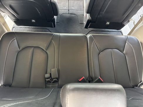 Used 2024 Chrysler Pacifica Limited image 25