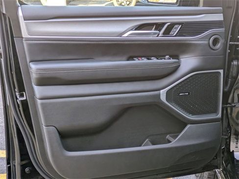 New 2026 Jeep Grand Wagoneer Summit image 44