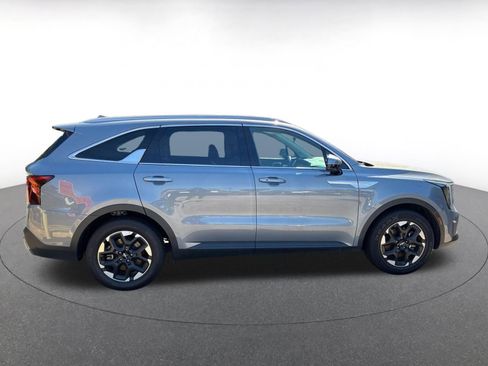 Used 2024 Kia Sorento S FWD image 8