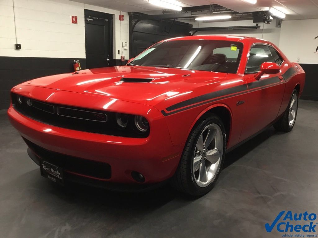Used 2017 Dodge Challenger R/T Plus RWD image 5