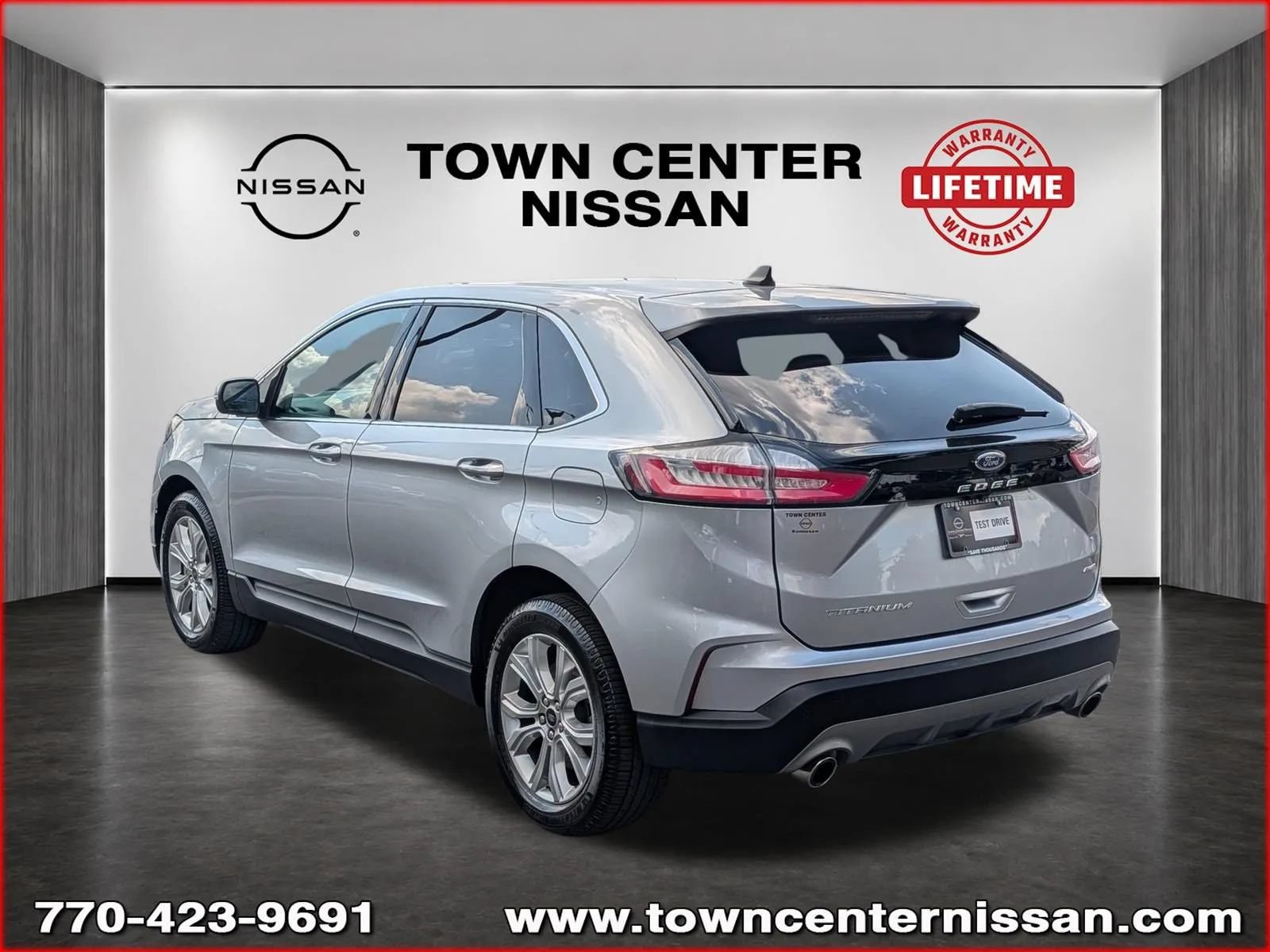 Used 2024 Ford Edge Titanium AWD/4WD image 5
