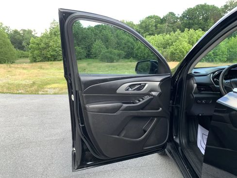 Used 2020 Chevrolet Traverse LS FWD image 23