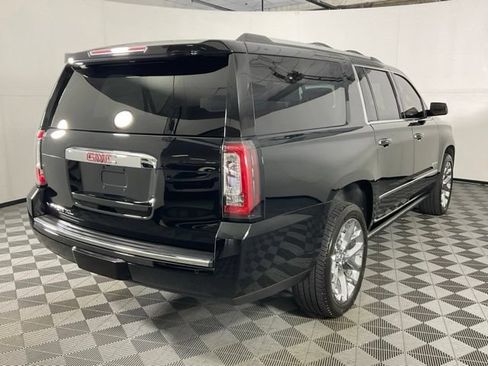 Used 2020 GMC Yukon XL Denali w/ Denali Premium Package AWD/4WD image 8