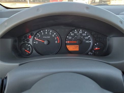 Used 2021 Nissan Frontier SV w/ Midnight Edition Floor Mats image 18