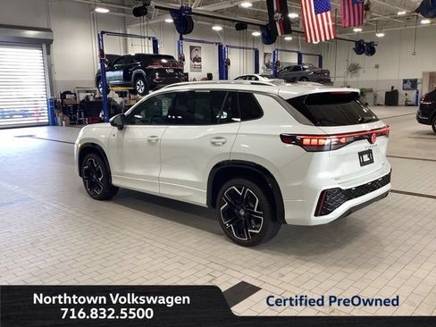 Used 2025 Volkswagen Tiguan SEL R-Line AWD/4WD image 3