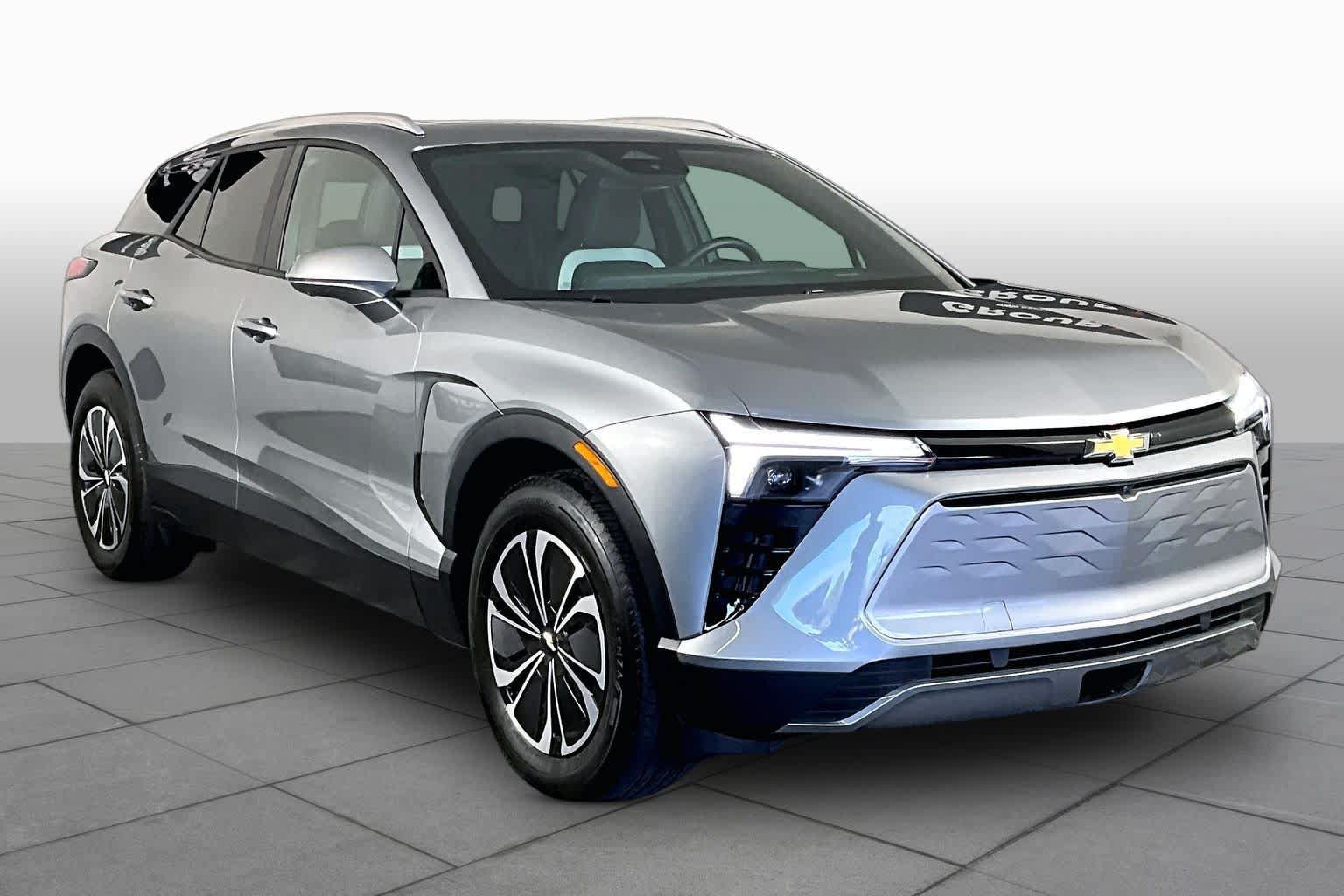 Used 2024 Chevrolet Blazer EV LT AWD/4WD image 2