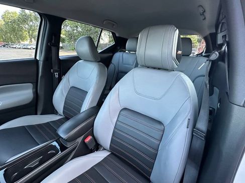 Used 2023 Nissan Kicks SR w/ SR Premium Package FWD image 22