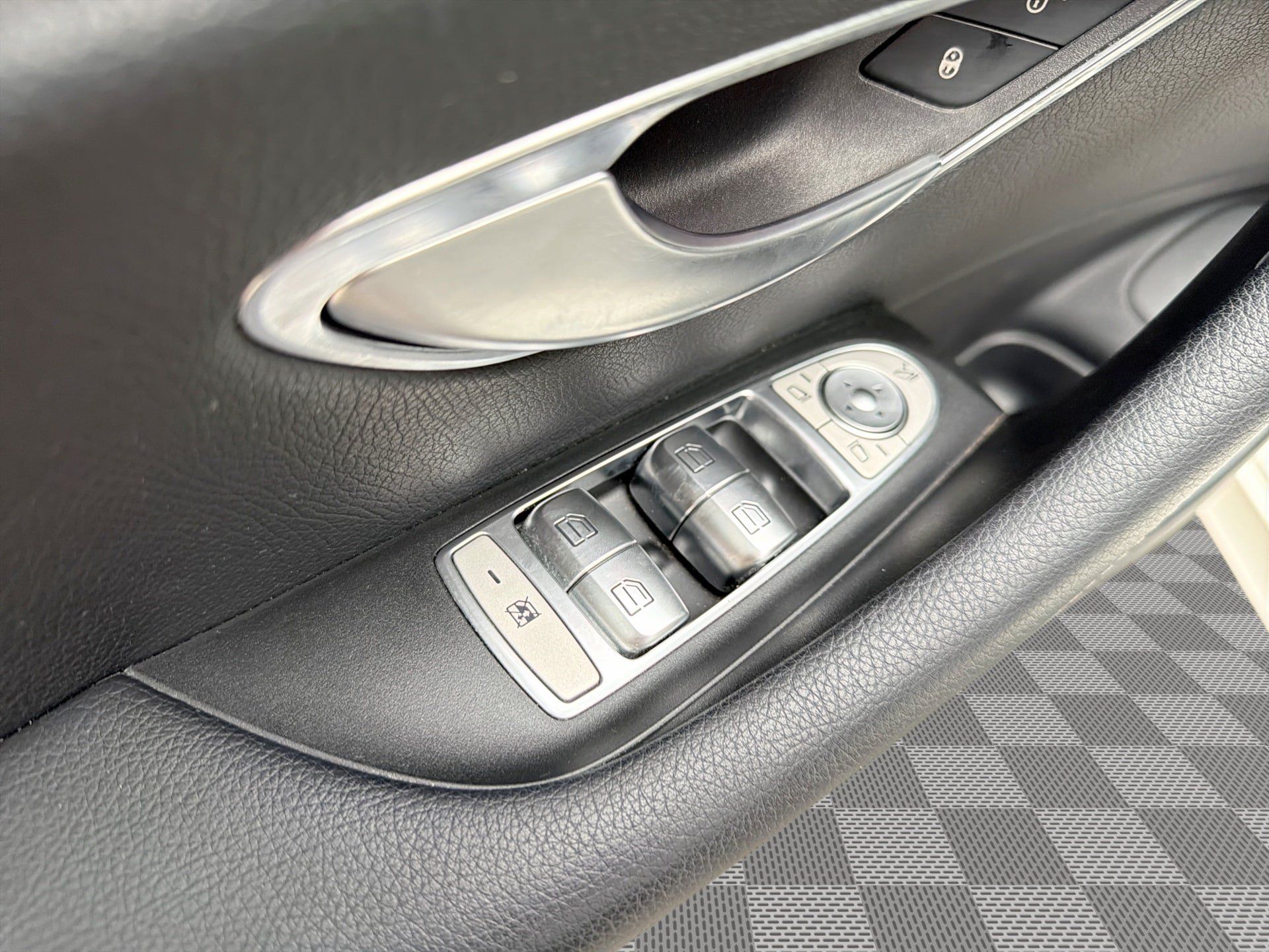Used 2019 Mercedes-Benz E 300 w/ Premium 1 Package image 15