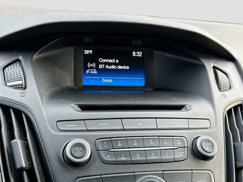 Used 2017 Ford Focus SE image 16