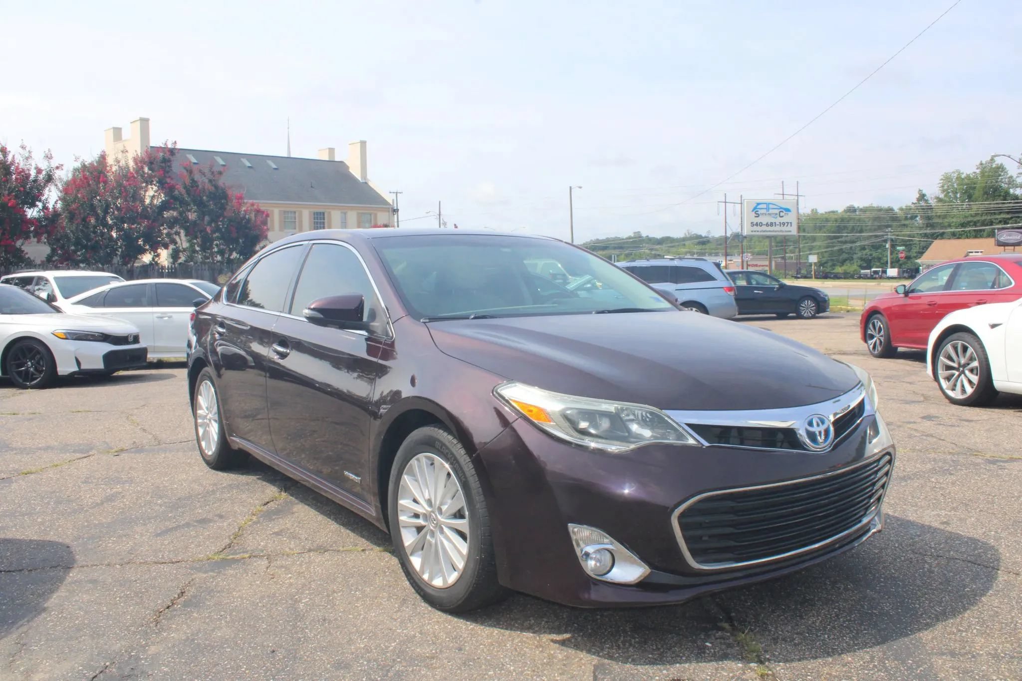 Used 2013 Toyota Avalon Limited FWD image 3